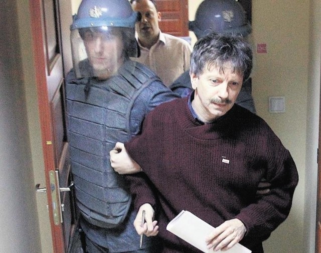 W roli aresztowanego przez ZOMO - Jarosław Lange