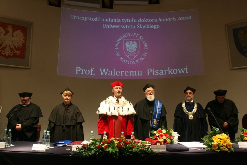 Prof. Walery Pisarek doktorem honoris causa Uniwersytetu Śląskiego