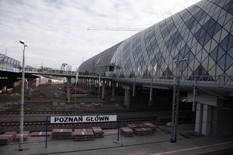 Budowa dworca w Poznaniu: Najpierw katastrofa dźwigu, teraz fikcyjne badania?