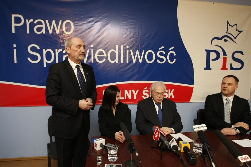 Wrocław: Macierewicz przywiózł eksperta z USA (ZOBACZ)
