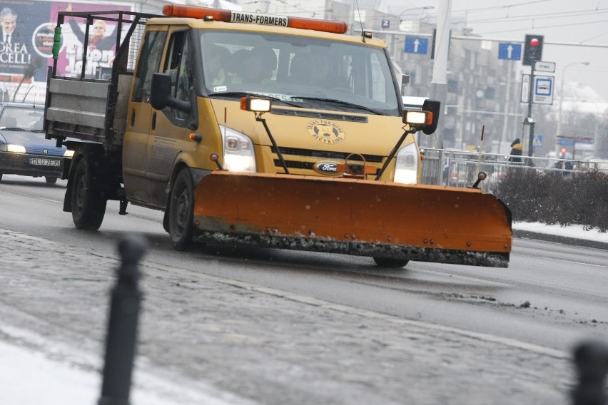 Śnieg już nie sypie, ale temperatury wciąż w pobliżu zera (PROGNOZA POGODY)