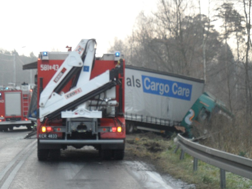 Wypadek w Rybniku. Zderzyły się dwie ciężarówki [ZDJĘCIA]