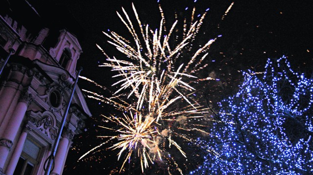 Około trzy tysiące osób przywitało nowy rok podczas zabawy sylwestrowej na nowosądeckim rynku