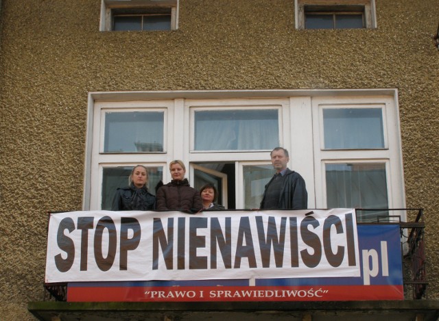 Pracownicy biur poselskich Anny Paluch i Edwarda Siarki w Nowym Targu protestowali przeciwko wydarzeniom z Łodzi