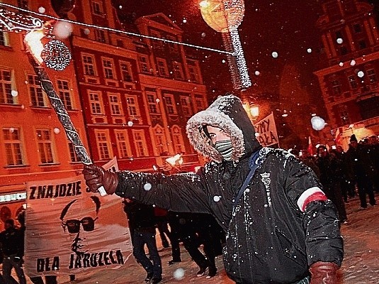 13 grudnia ub.r. członkowie NOP demonstrowali we Wrocławiu