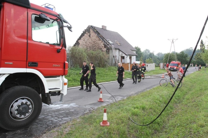 Psie Pole: Pożar dwóch domów przy ul. Miejskiej (ZDJĘCIA)