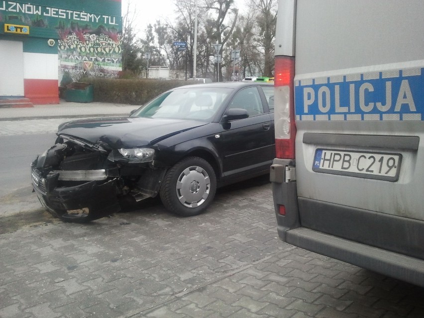 Wrocław: Wypadek na Kuźnikach (ZDJĘCIA)