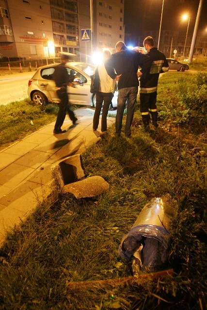 Tragiczny wypadek na Ruczaju. Rozpędzone auto wjechało w spacerującego z psem mężczyznę