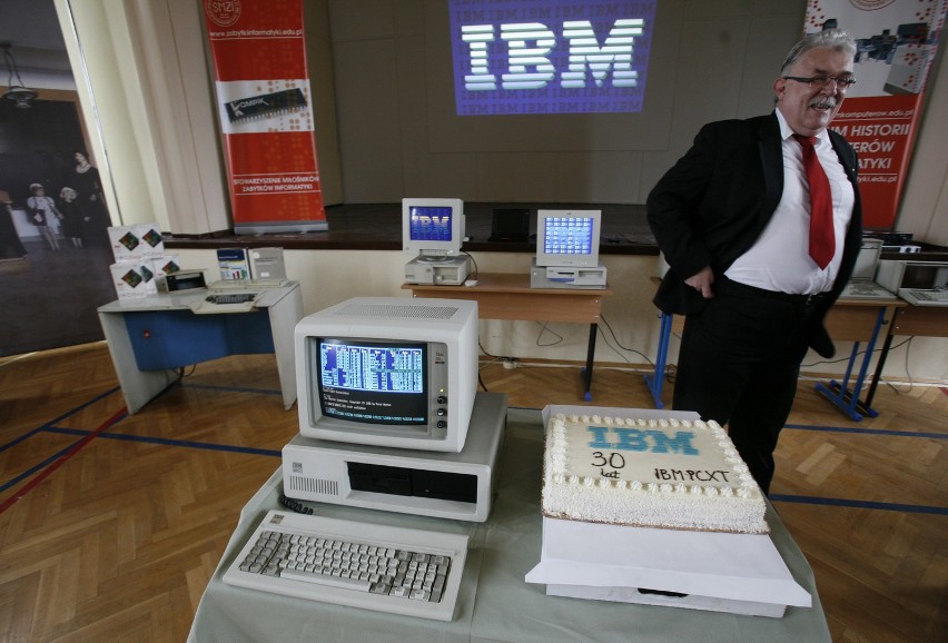 Muzeum Komputerów w Katowicach: IBM PC XT obchodził w piątek 30 urodziny [ZDJĘCIA i WIDEO]