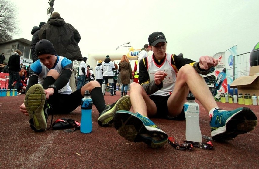 Biegacze pokonali &quot;Drugą Dychę do Maratonu&quot; (ZDJĘCIA)