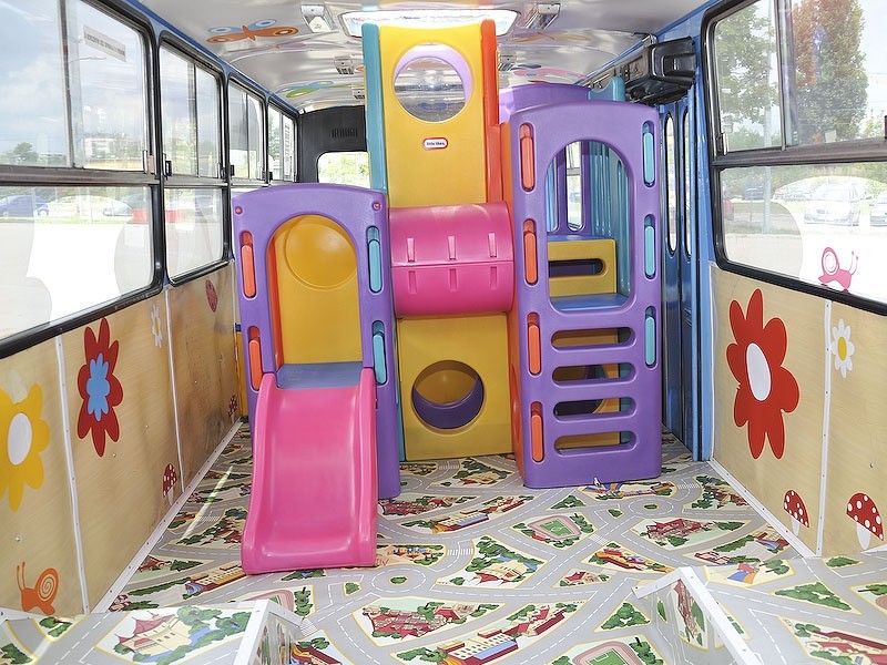 Łódzkie: wakacyjny bus z zabawkami (ZDJĘCIA)