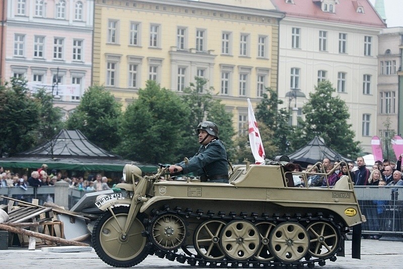 Wrocław: Rekonstrukcja Powstania Warszawskiego w Rynku