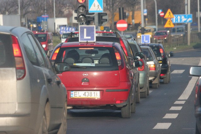 Właściciele autoszkół boją się, że droższe kursy odstraszą klientów