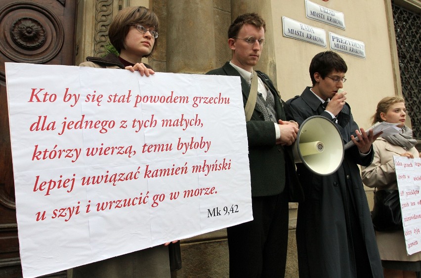 Kraków: różaniec przeciwko marszowi gejów i lesbijek