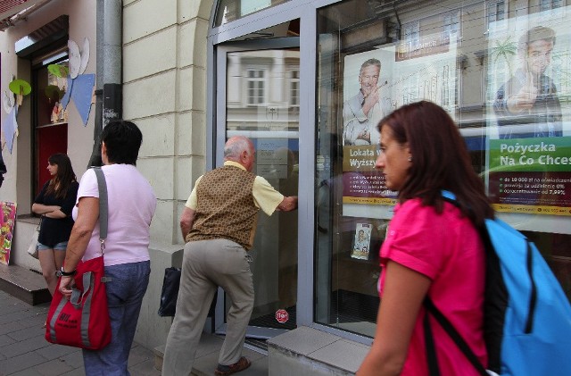 Przed biurem firmy w Krakowie było wczoraj spokojnie