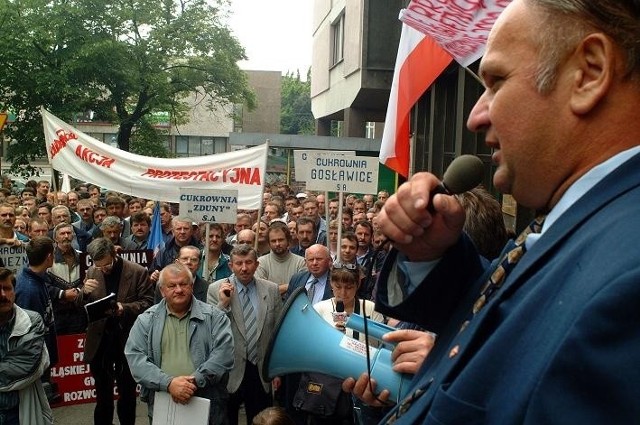 W 2002 r. wielkopolscy plantatorzy i pracownicy cukrowni protestowali przeciw prywatyzacji 