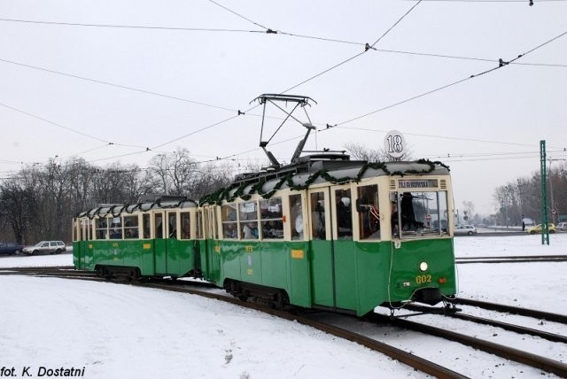 Poznań: Świąteczna bimba do pokolorowania [KOLOROWANKI]