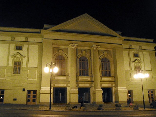 Tu urzędowała Opera Katowicka z siedzibą w Bytomiu. Gmach Opery Śląskiej to do dziś siedziba tymczasowa