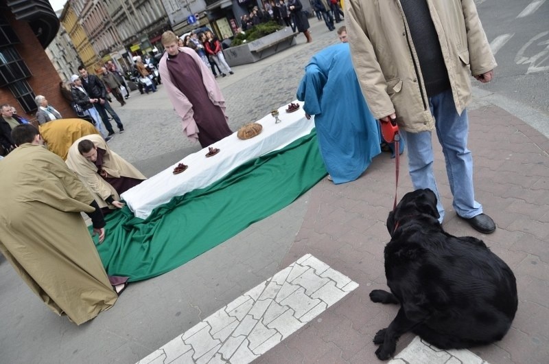 Misterium Męki Pańskiej na ulicach Poznania.