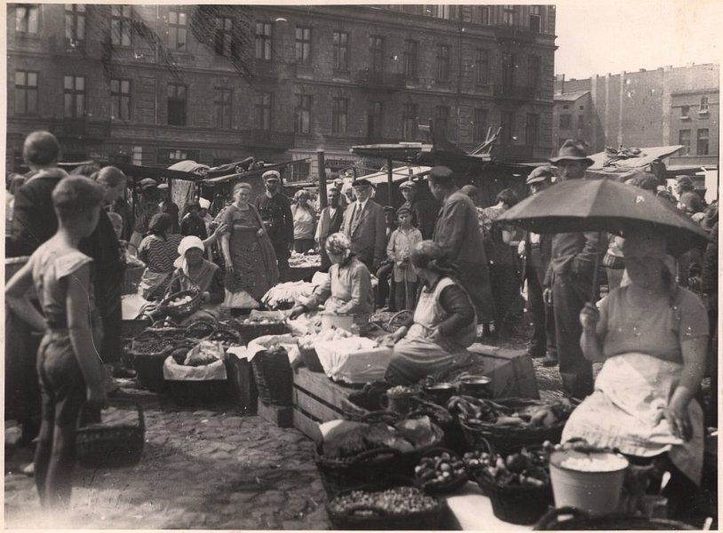 Rynki Łodzi i targowiska na starych fotografiach. Dawny handel po łódzku