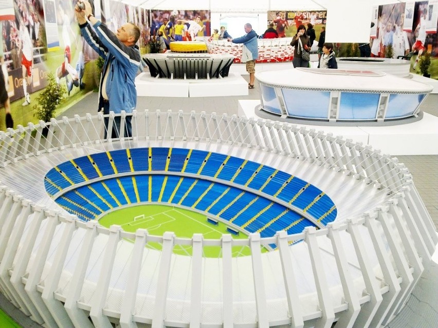 Osiem stadionów Euro 2012 zaprezentowanych zostanie w Łodzi.
