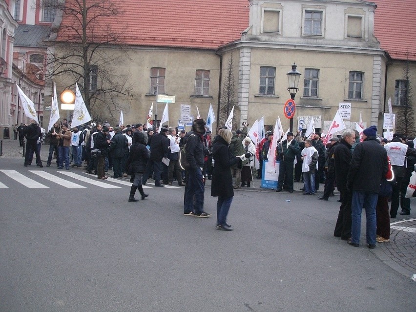 Pikieta MPK pod poznańskim magistratem