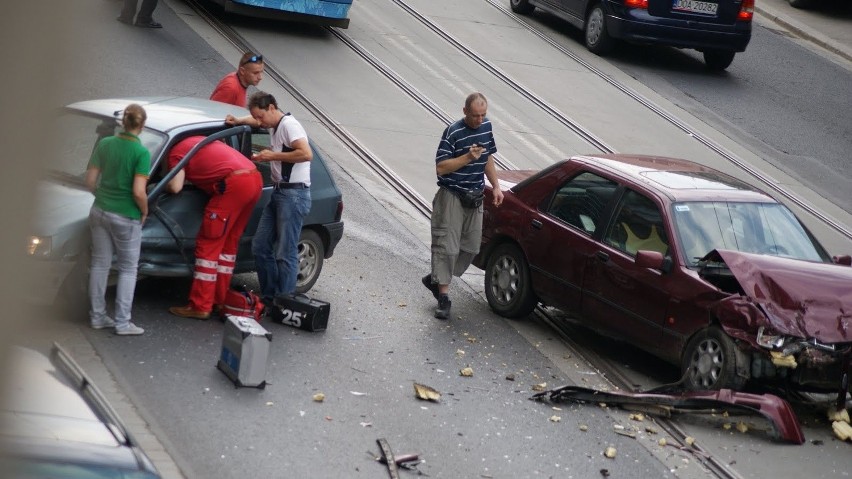 Wrocław: Wypadek na Traugutta (ZDJĘCIA)