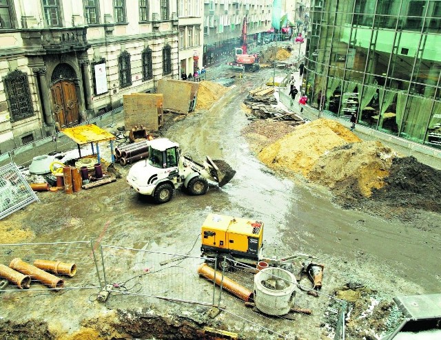 Na wrocławskich ulicach cały czas pojawiają się nowe wyrwy