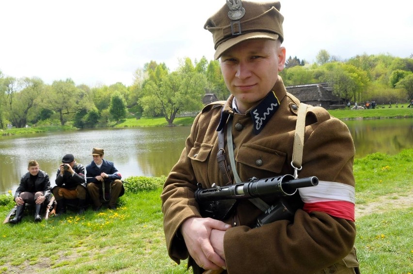 Rekonstrukcja historyczna 1914-47 (OGLĄDAJ ZDJĘCIA)