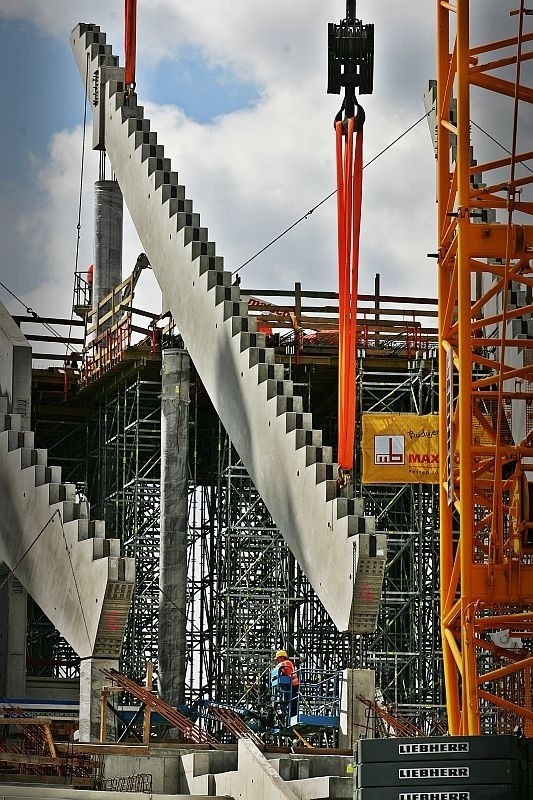 Wrocław: Pierwsze rygle już stoją na stadionie