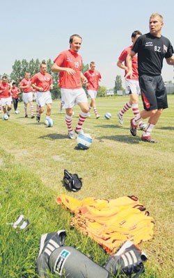 Piłkarze Cracovii biegną w stronę Pucharu Intertoto