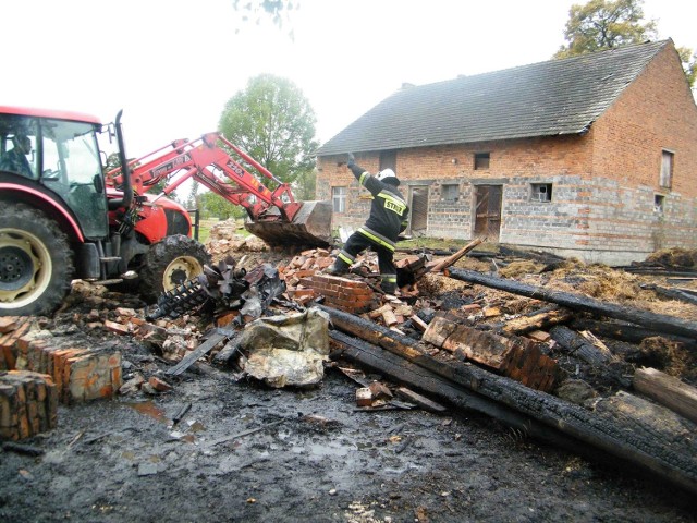 W październiku w miejscowości Ruda spłonęła stodoła. Prezesa OSP nie było w Polsce