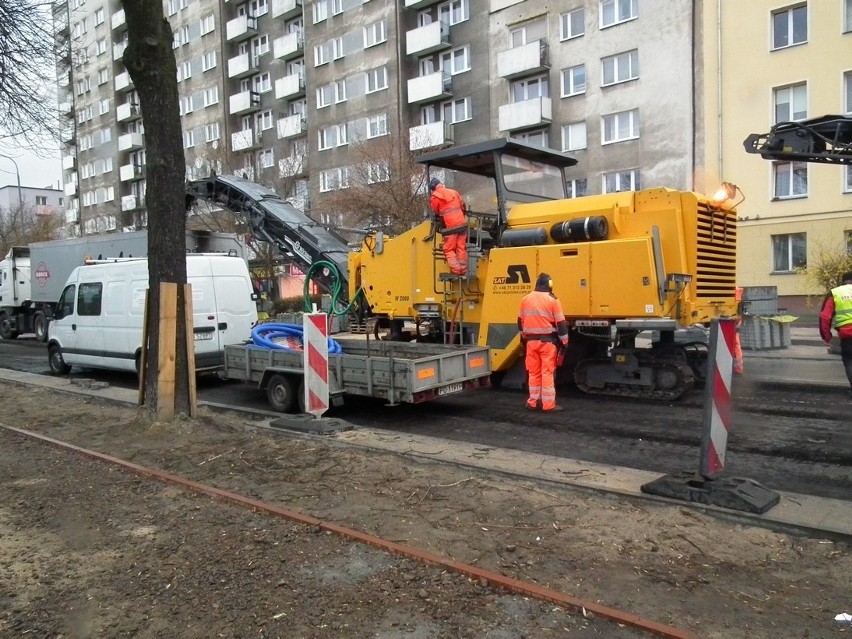 Asfalt zrywany na ul. Bukowskiej