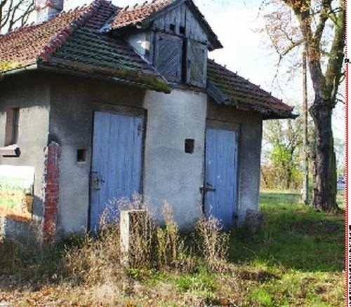 Była dworcowa toaleta. Dla jednych zabytek, dla innych ruina