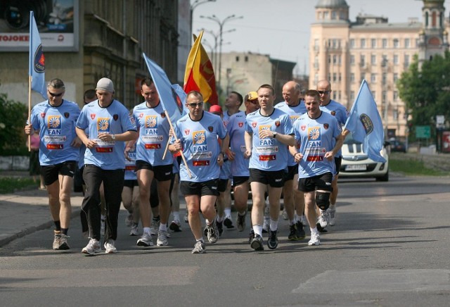 Strażnicy miejscy będą biec non stop 45 godzin.