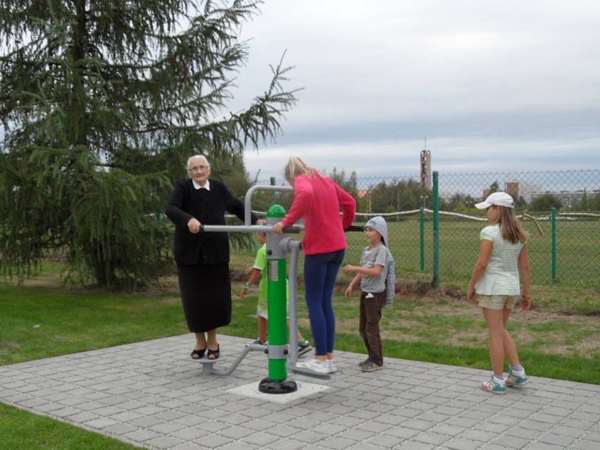88-letnia pani Maria ćwiczy na siłowni w Żorach