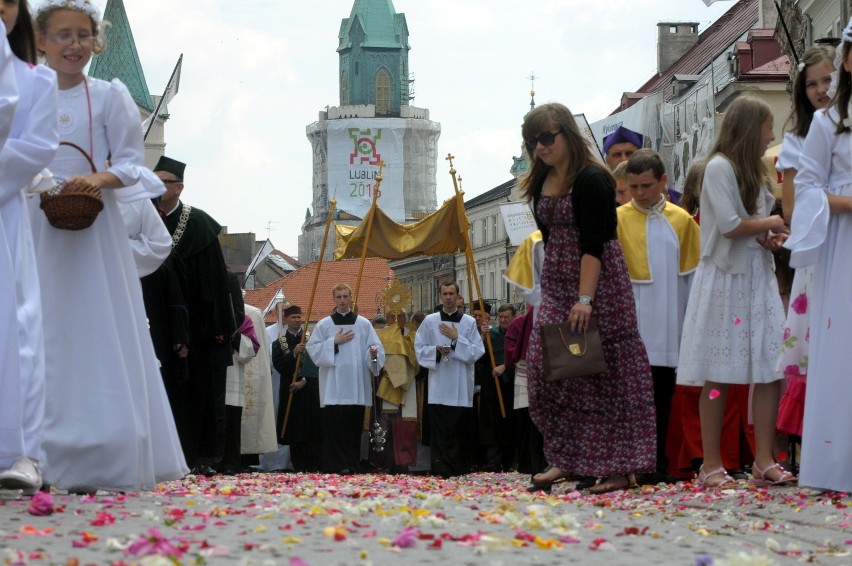 Procesje Bożego Ciała przeszły ulicami Lublina (FOTO)