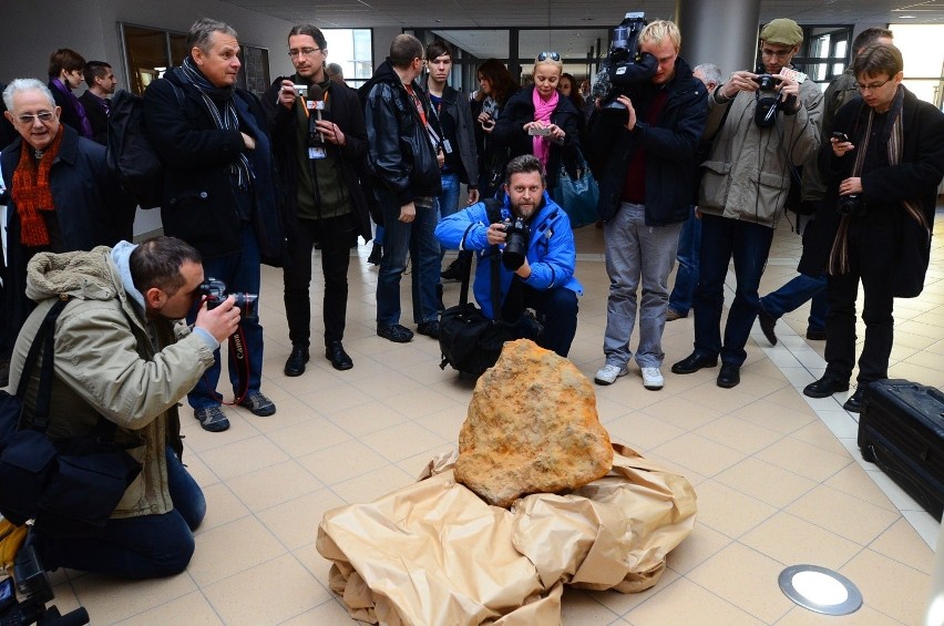 Meteoryt waży 300 kg i jest największym tego typu "kawałkiem...