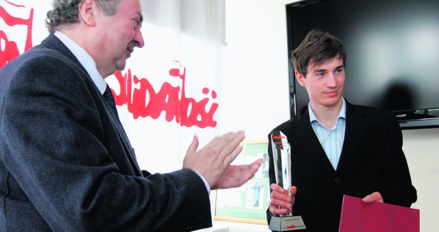 Wczoraj Kamil Stoch odebrał z rąk szefów małopolskiej Solidarności nagrodę "Solidarni w Sporcie 2010". To wyróżnienie nie tylko za wyniki sportowe