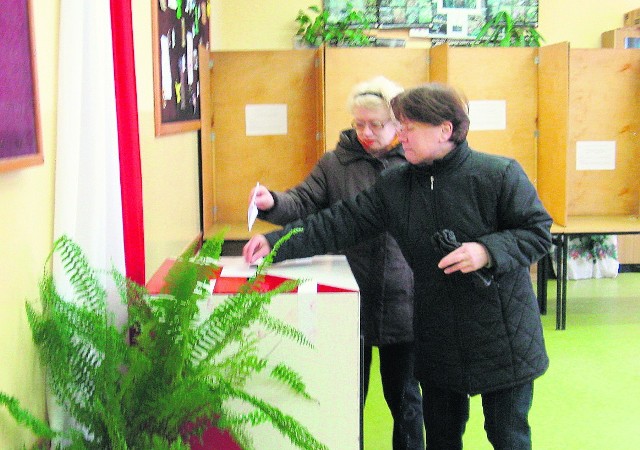Najwyższa frekwencja była w lokalu wyborczym w szkole w Lipnie, gdzie swój głos oddawali mieszkańcy czterech wsi