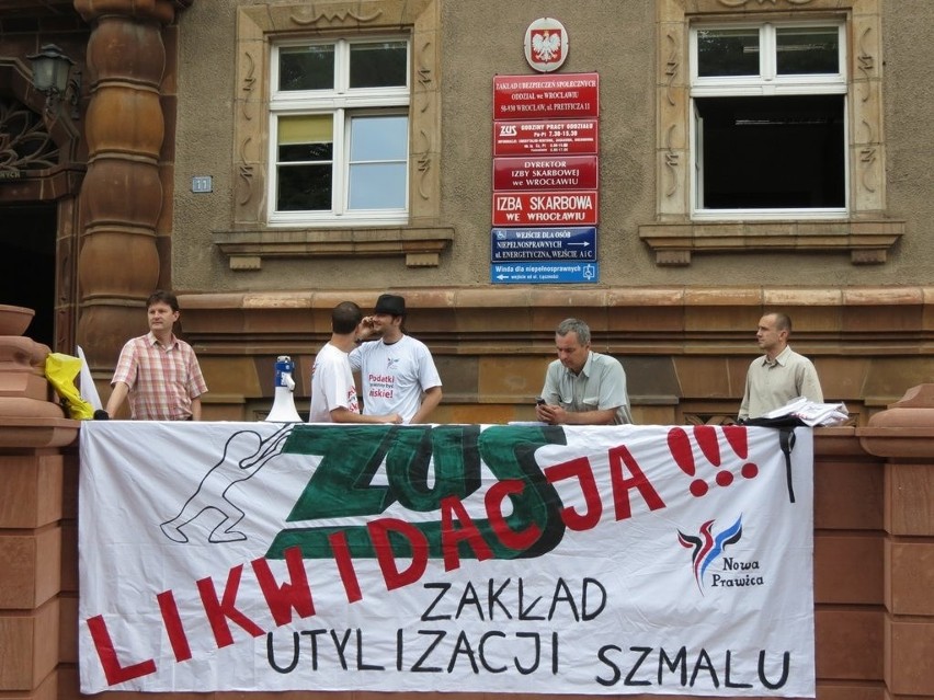 Wrocław: Domagali się likwidacji ZUS-u... Przyszło kilka osób (ZDJĘCIA)