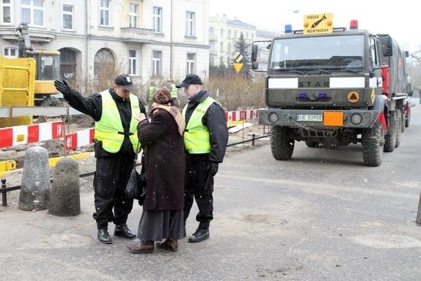 Wrocław: Bomba przy Krasińskiego. Ewakuowano mieszkańców (ZDJĘCIA)