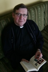 Człowiek Roku Wielkopolski 2012: Trzeba być dla Boga i dla ludzi - rozmowa z ks. Adamem Dyderskim