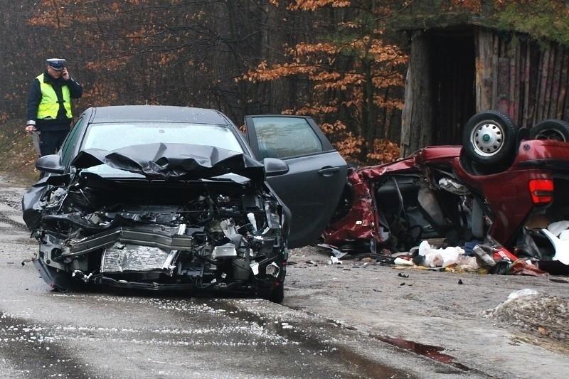 Wypadek śmiertelny na trasie 790 z Ogrodzieńca do Niegowonic