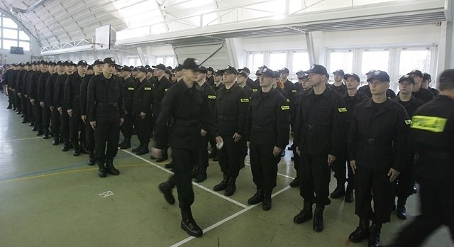 Ślubowanie nowych policjantów śląskiego garnizonu