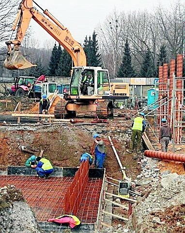 Pod koniec lutego rozpoczęły się prace związane z wylewaniem...