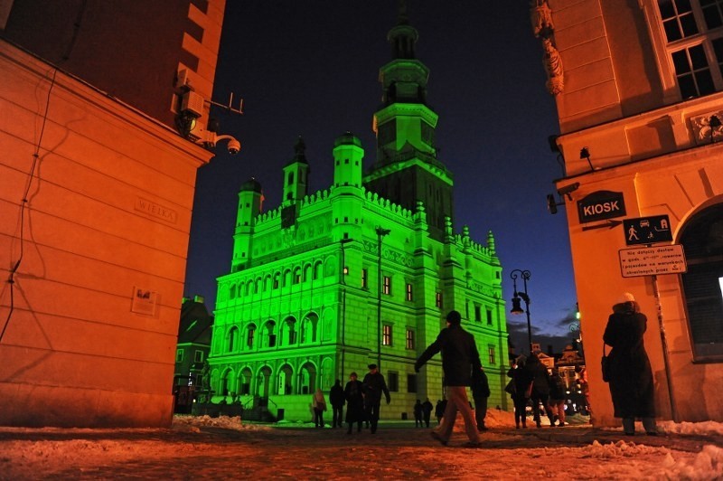 Poznań: Ratusz podświetlony na zielono. Tak czcimy irlandzki Dzień Św. Patryka [ZDJĘCIA]
