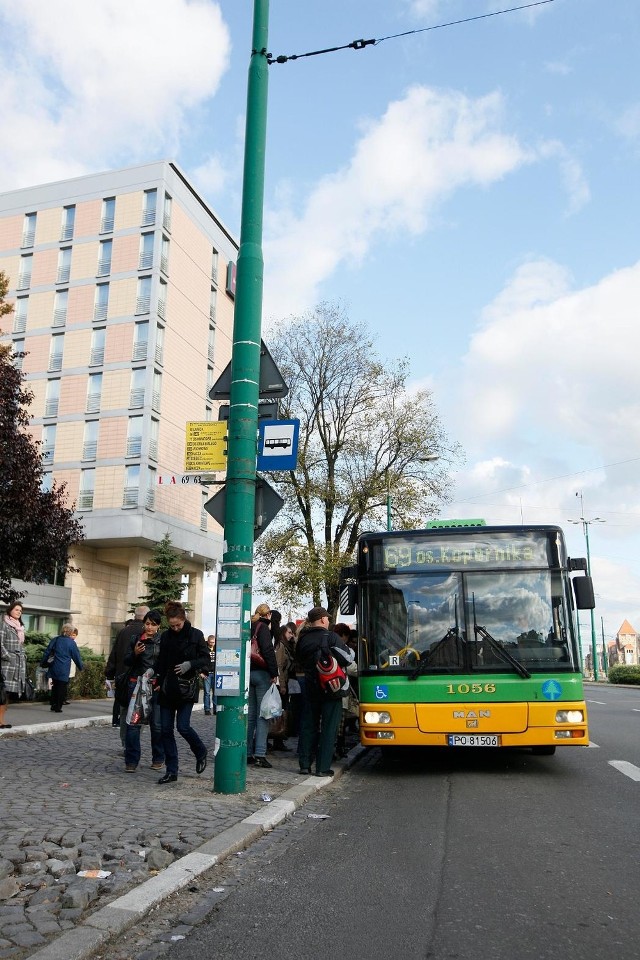 Według pomysłu naszego czytelnika autobusy na niektórych przystankach zatrzymywałyby się na żądanie pasażera.