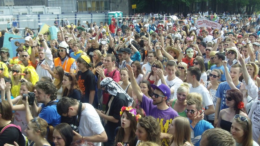 Juwenalia Śląskie 2012: Tłum studentów w Katowicach [WIĘCEJ ZDJĘĆ]