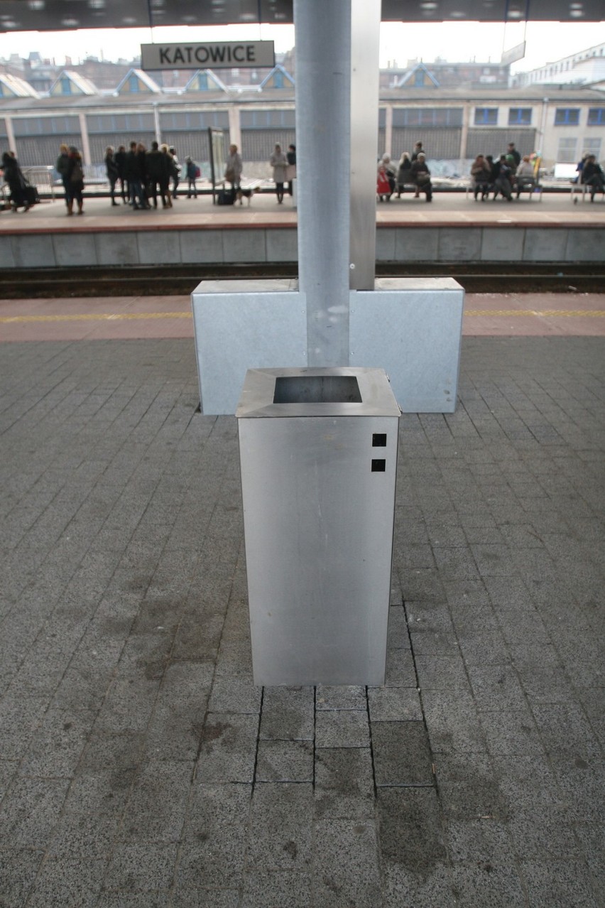 Peron na dworcu kolejowym w Katowicach